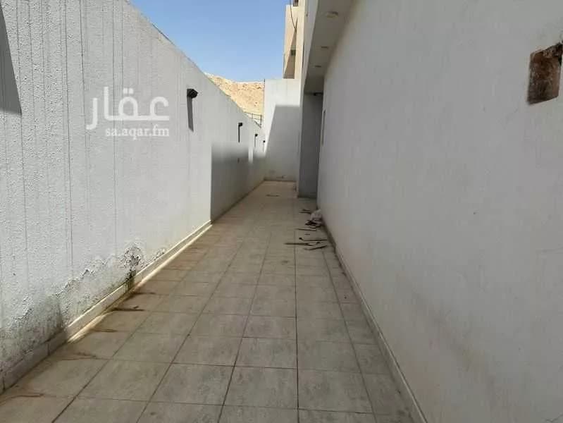 1120 sqm building in Al Aziziyah 2