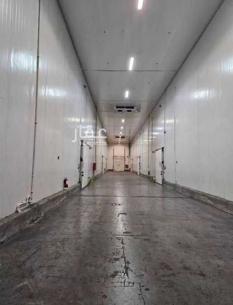 مستودع 10000 م² في السلي 2