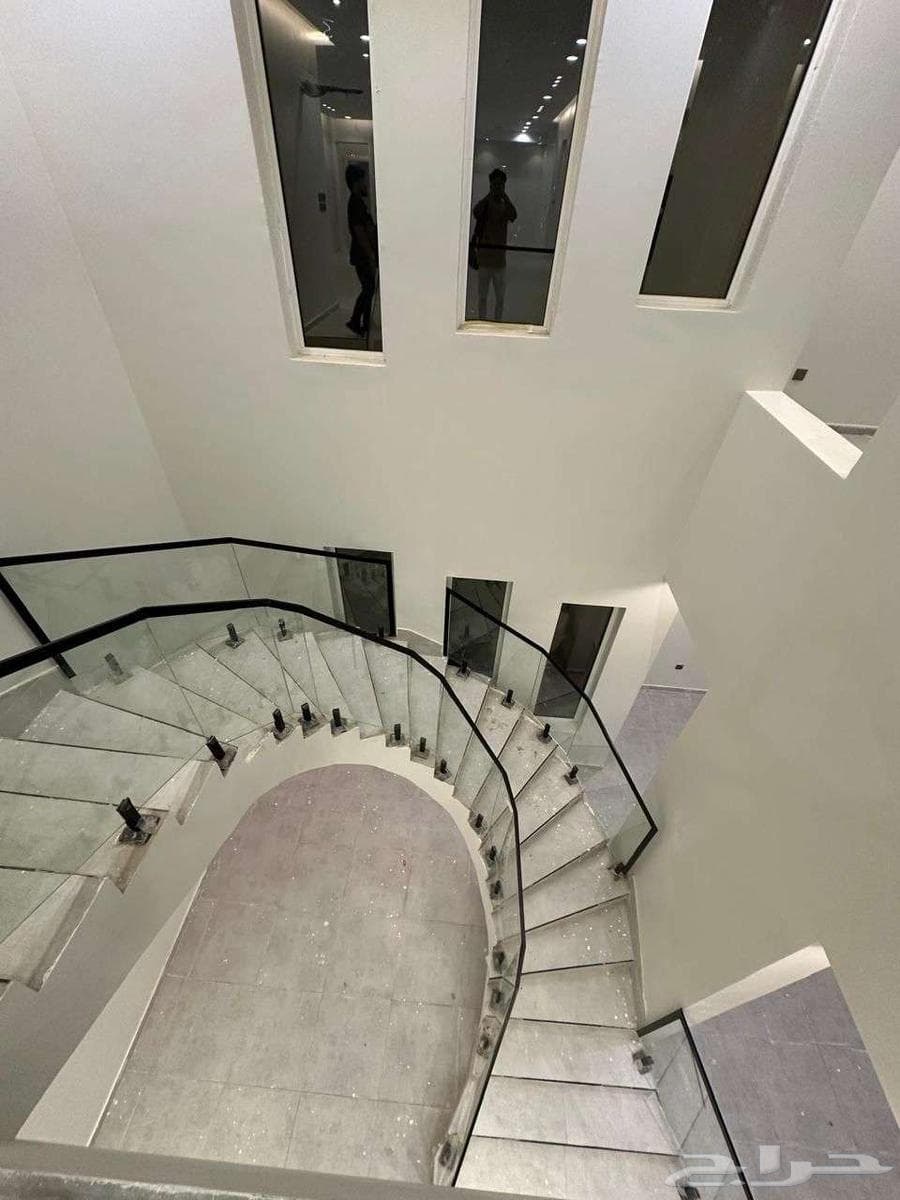 فيلا 7 غرف في البحيرات 8