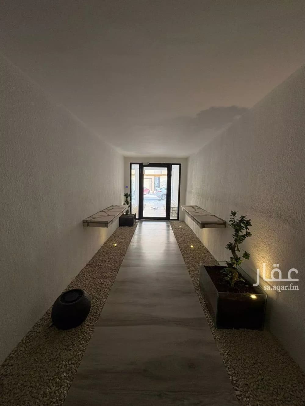 شقة 1 غرف في الملقا 4