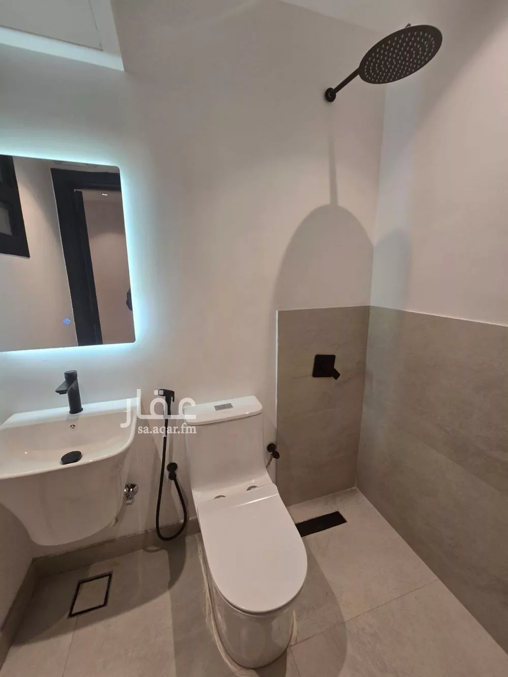 شقة 1 غرف في الملقا 7