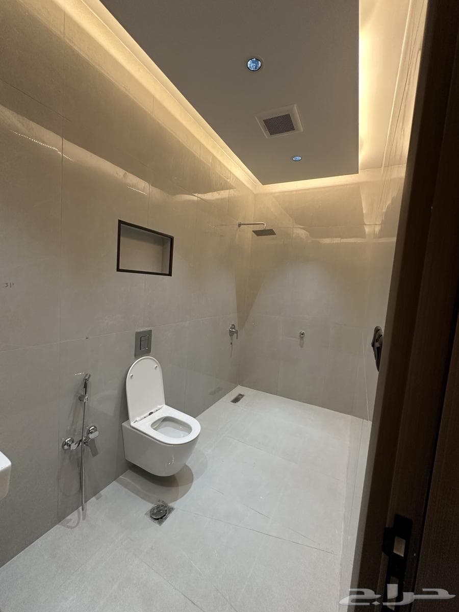 شقة  في الهدراء 12