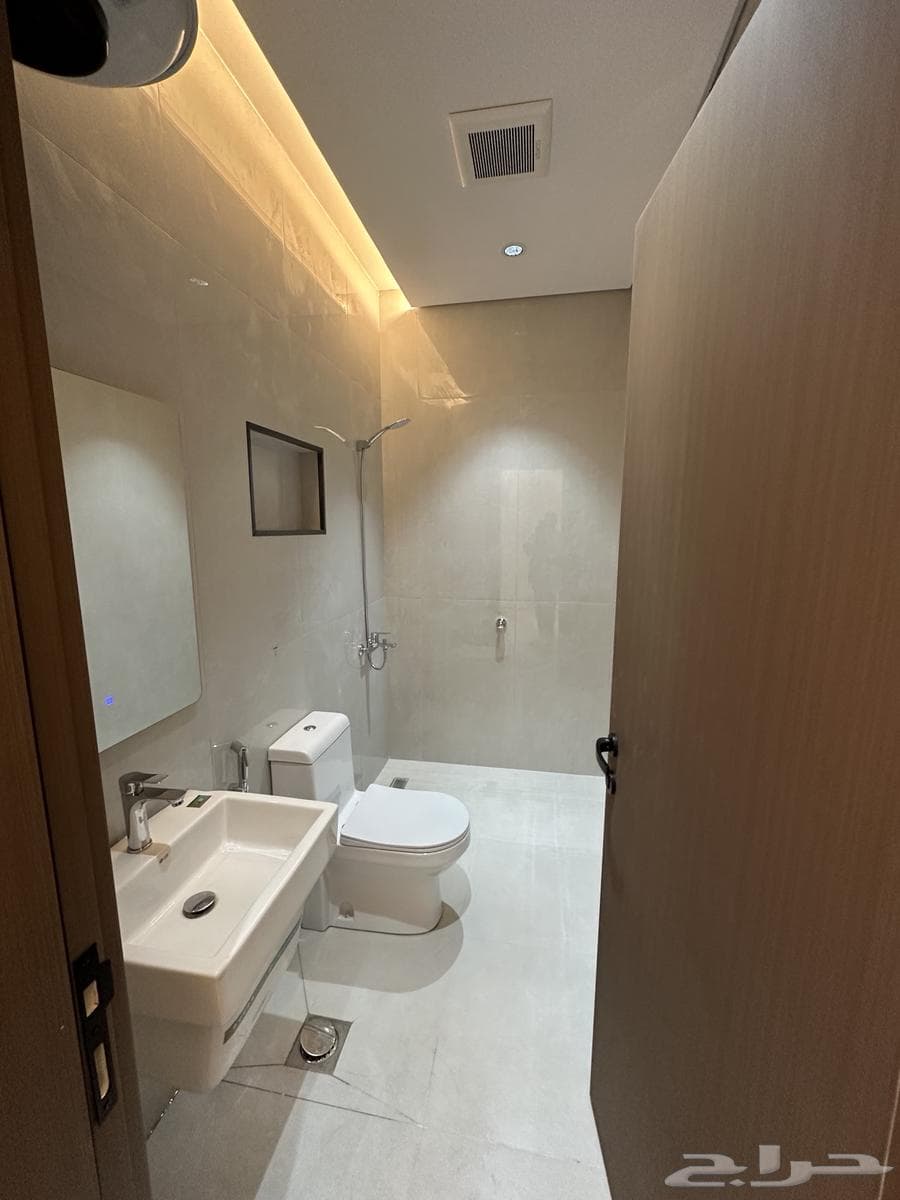 شقة  في الهدراء 13