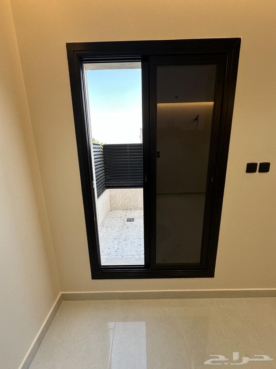 شقة  في الهدراء 16