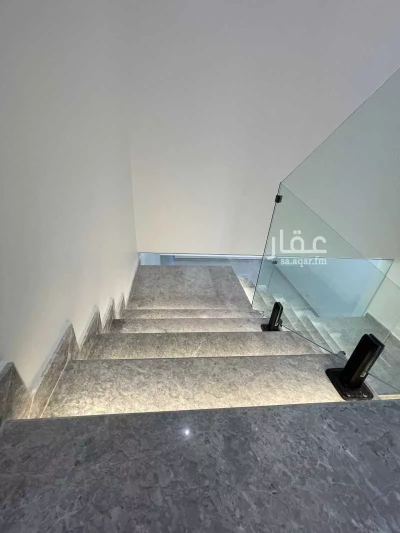 فيلا 5 غرف في المونسية 6