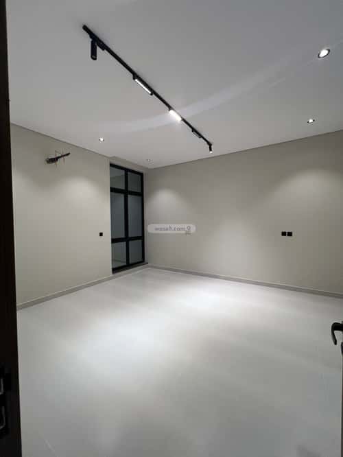 فيلا 7 غرف في أم الجود 17