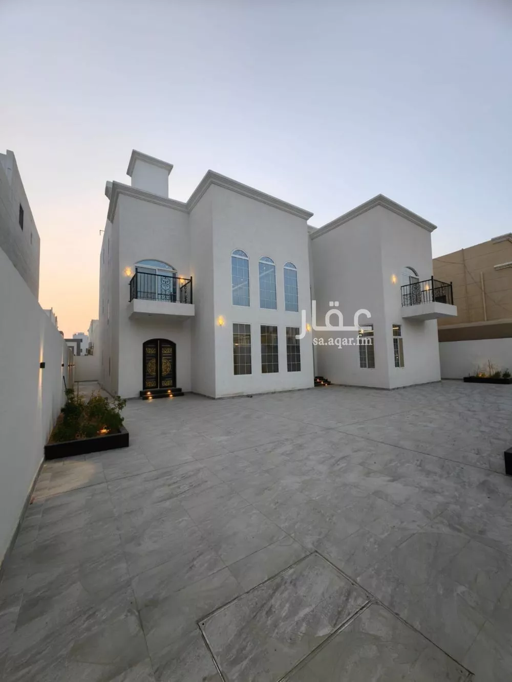 فيلا 5 غرف في اللؤلؤ 9