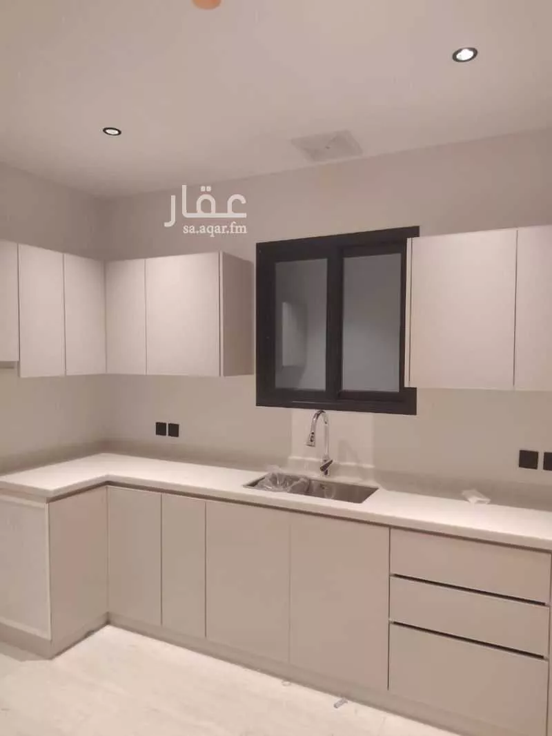 شقة 5 غرف في الحمرا 11