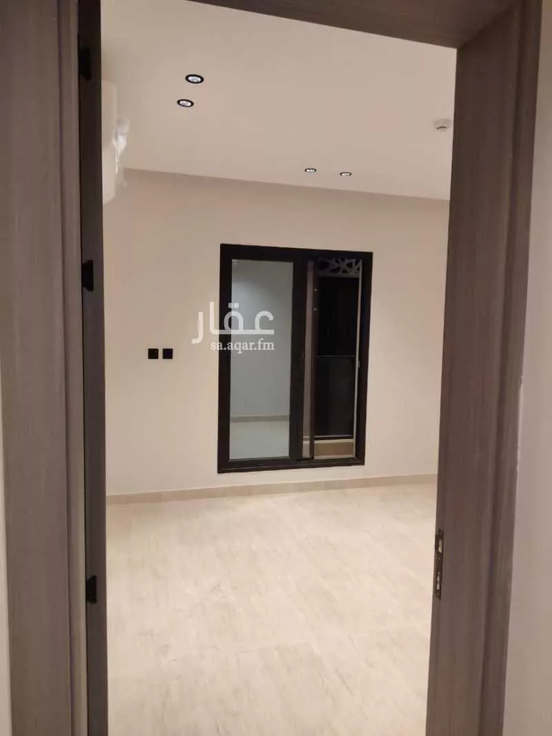 شقة 5 غرف في الحمرا 4