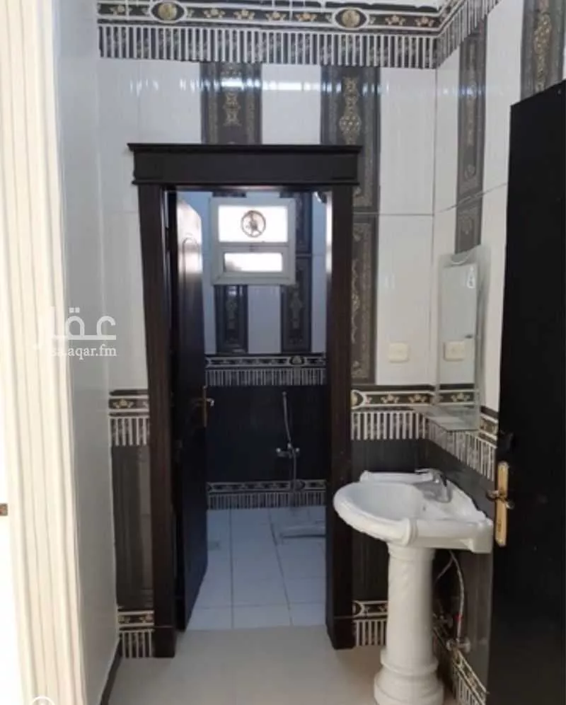 3 bedroom floor in Al Qadisiyah 8