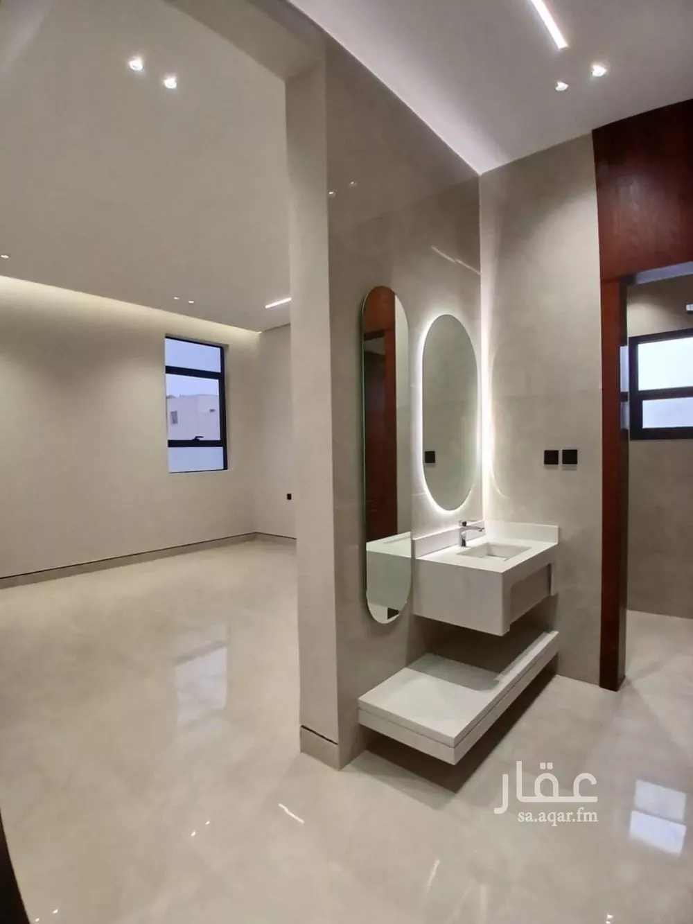 3 bedroom floor in Al Janadriyah 9