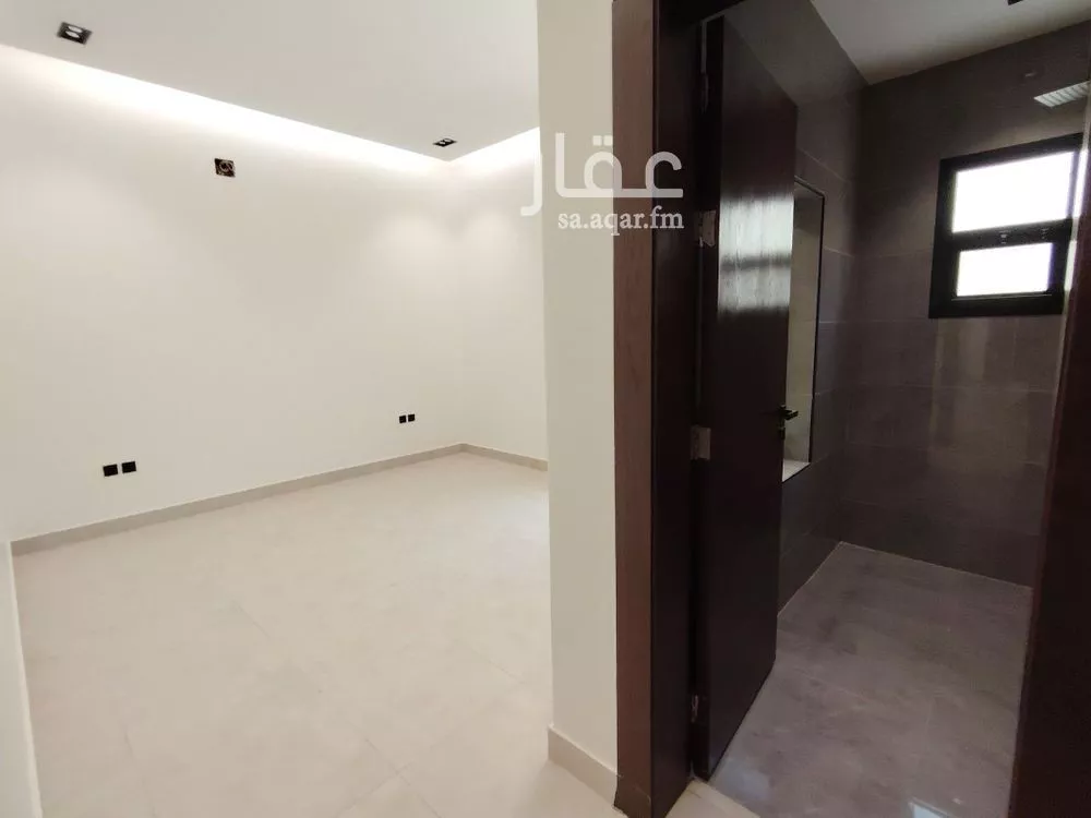 5 bedroom floor in Al Munsiyah 3