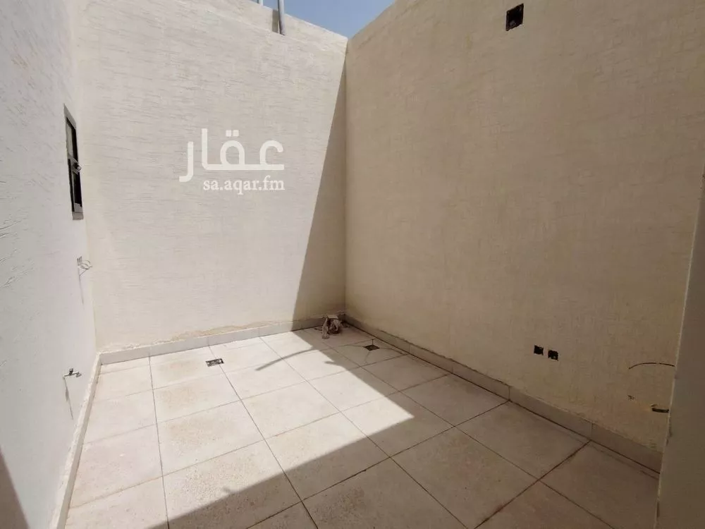 5 bedroom floor in Al Munsiyah 5