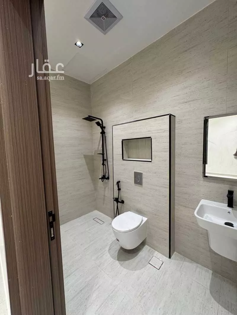 3 bedroom floor in Al Janadriyah 15