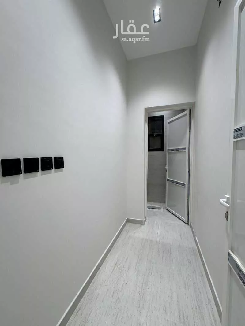 3 bedroom floor in Al Janadriyah 10