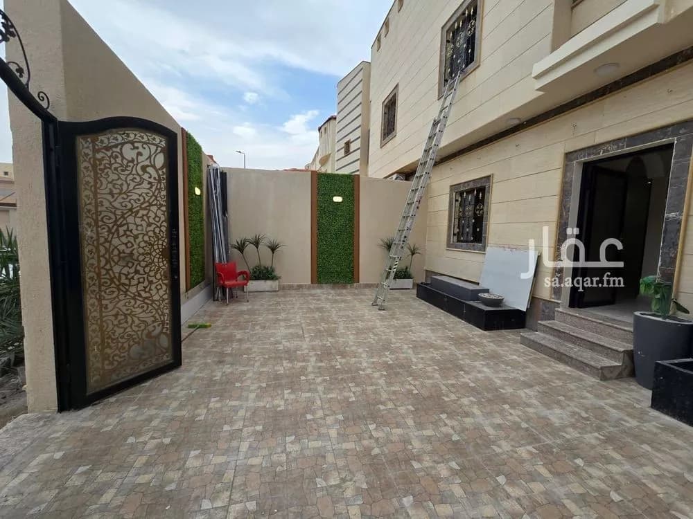 8 bedroom villa in Dahiat King Fahd 2