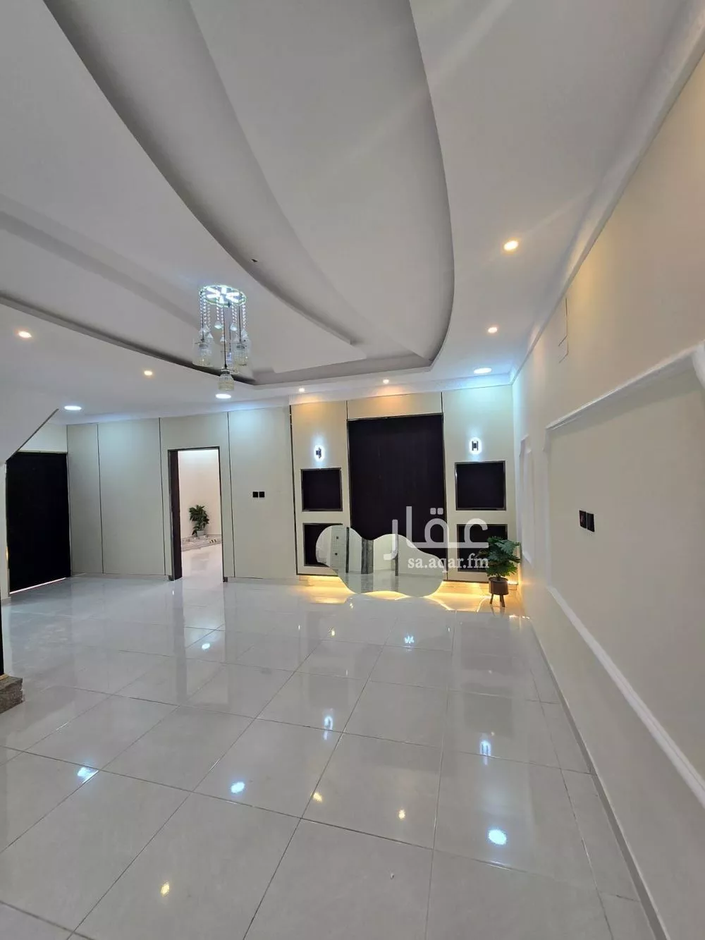 8 bedroom villa in Dahiat King Fahd 11