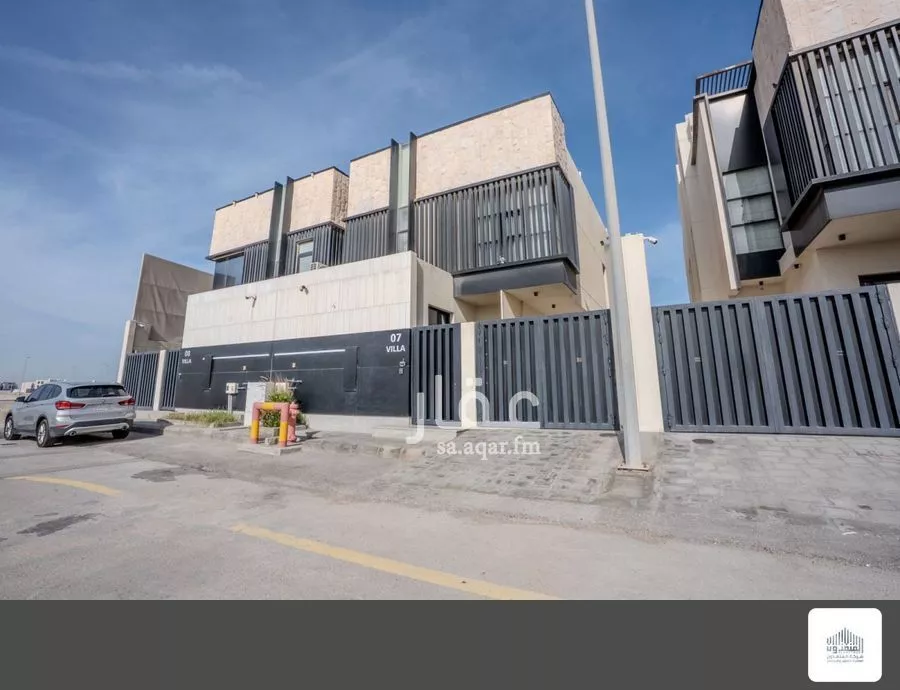 فيلا 4 غرف في السيف 1
