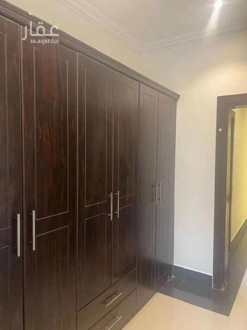 عمارة 862 م² في الملقا 15