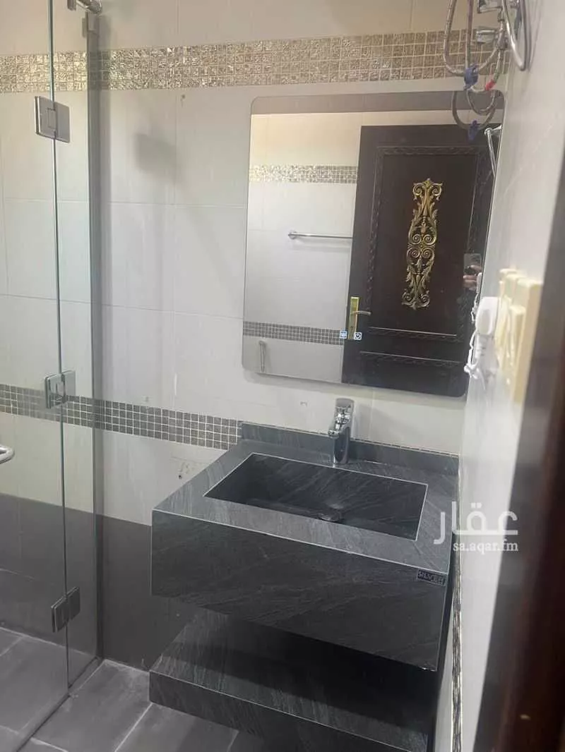 عمارة 862 م² في الملقا 18