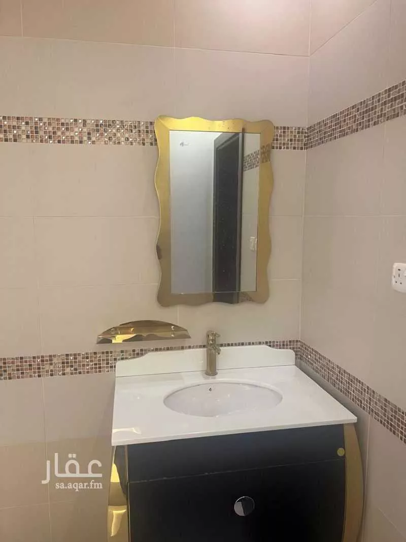 عمارة 862 م² في الملقا 21