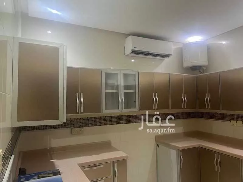 عمارة 862 م² في الملقا 7