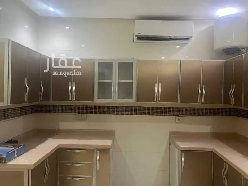 عمارة 862 م² في الملقا 8