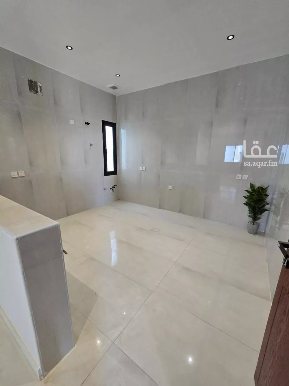 4 bedroom apartment in Al Hamra 5