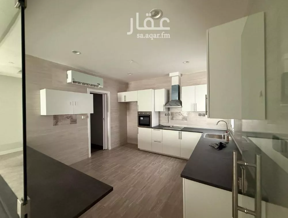 4 bedroom apartment in Al Sadd 13