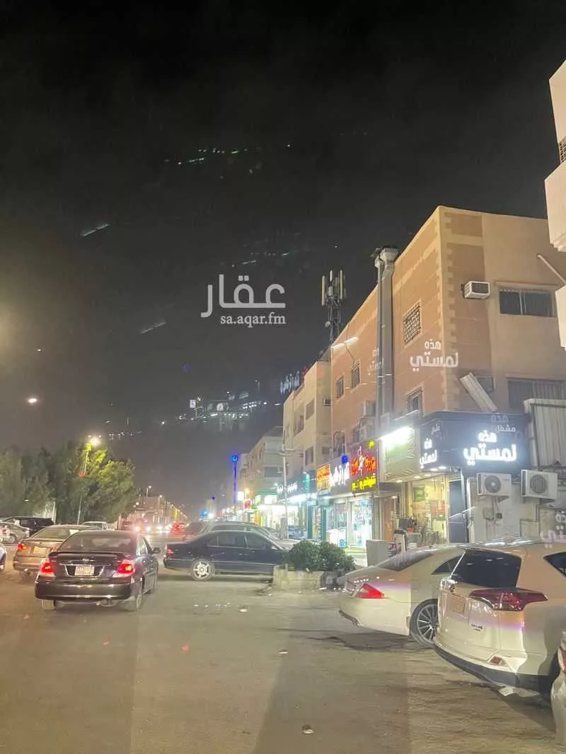 600 sqm building in Al Jalawiyah 1