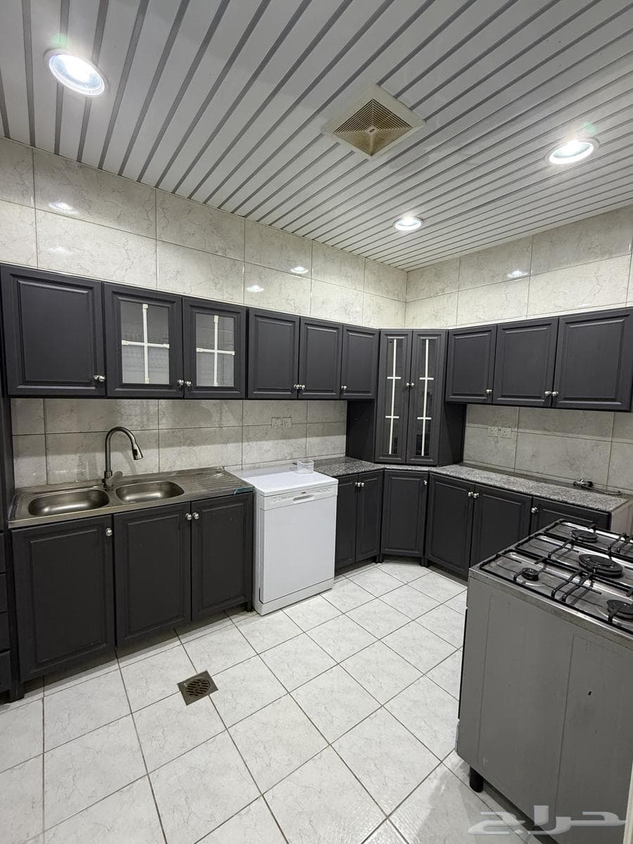 4 bedroom apartment in Al Aridh 7