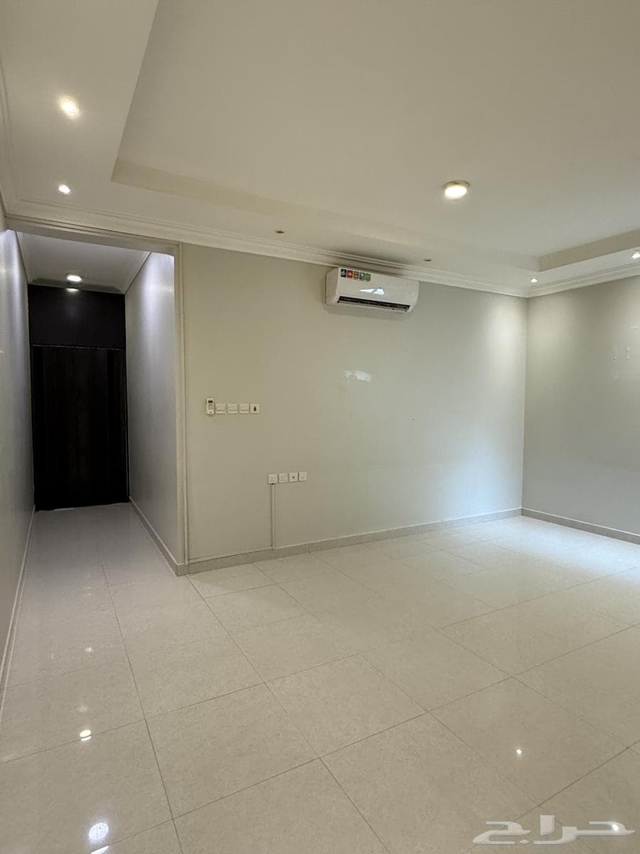 3 bedroom apartment in Al Yasmin 4