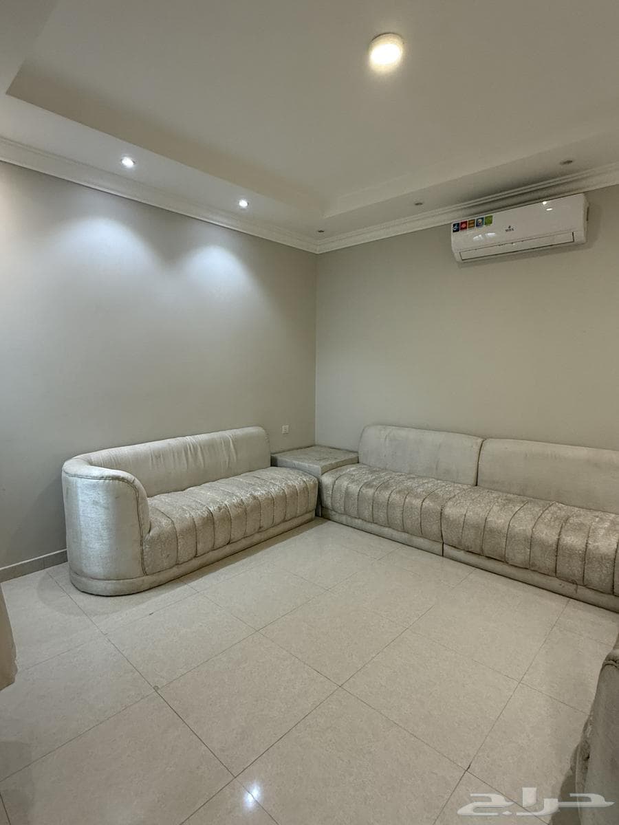3 bedroom apartment in Al Yasmin 5
