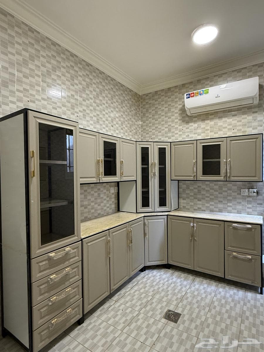 3 bedroom apartment in Al Yasmin 7