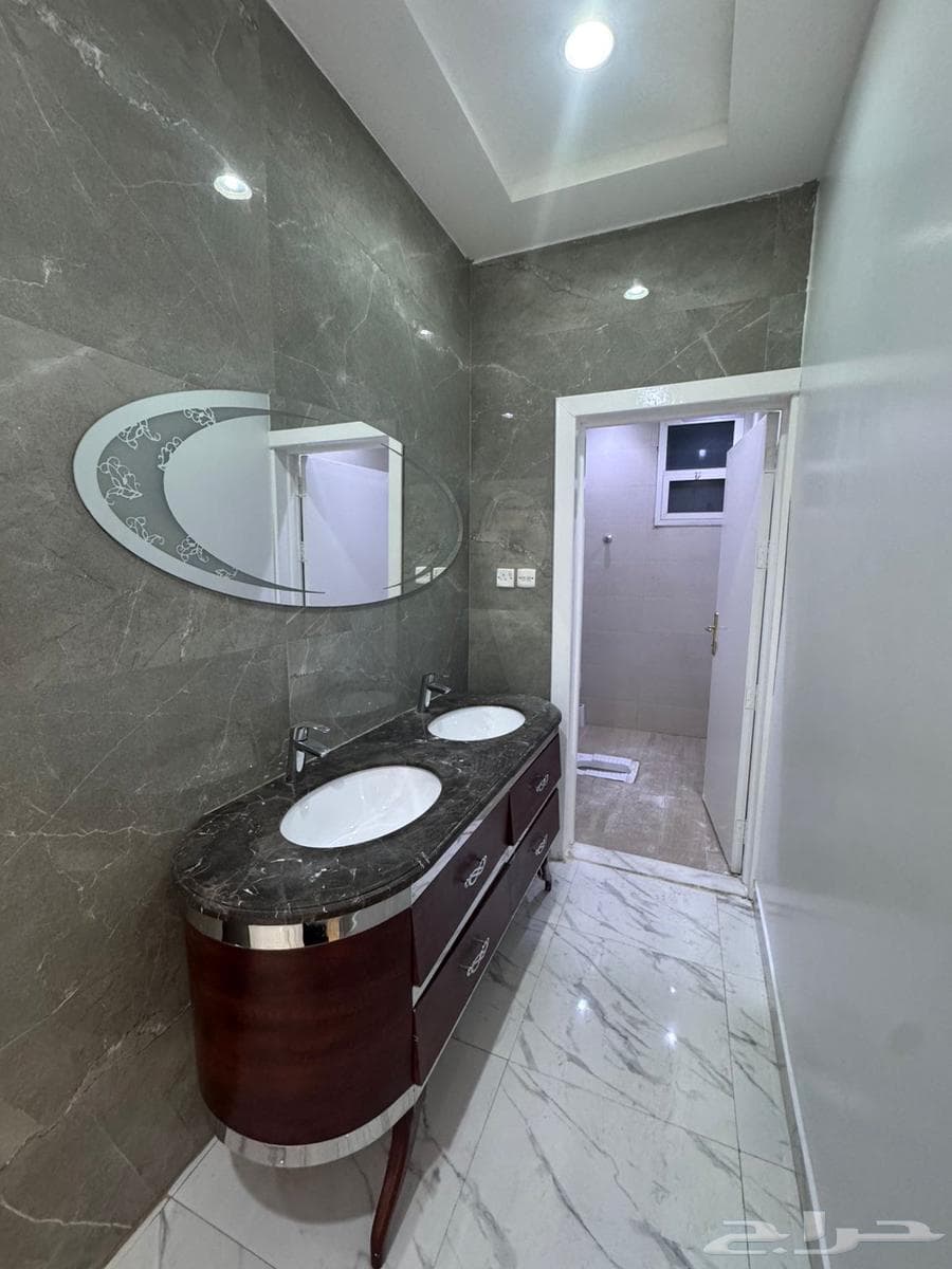 2 bedroom apartment in Al Uraija 5