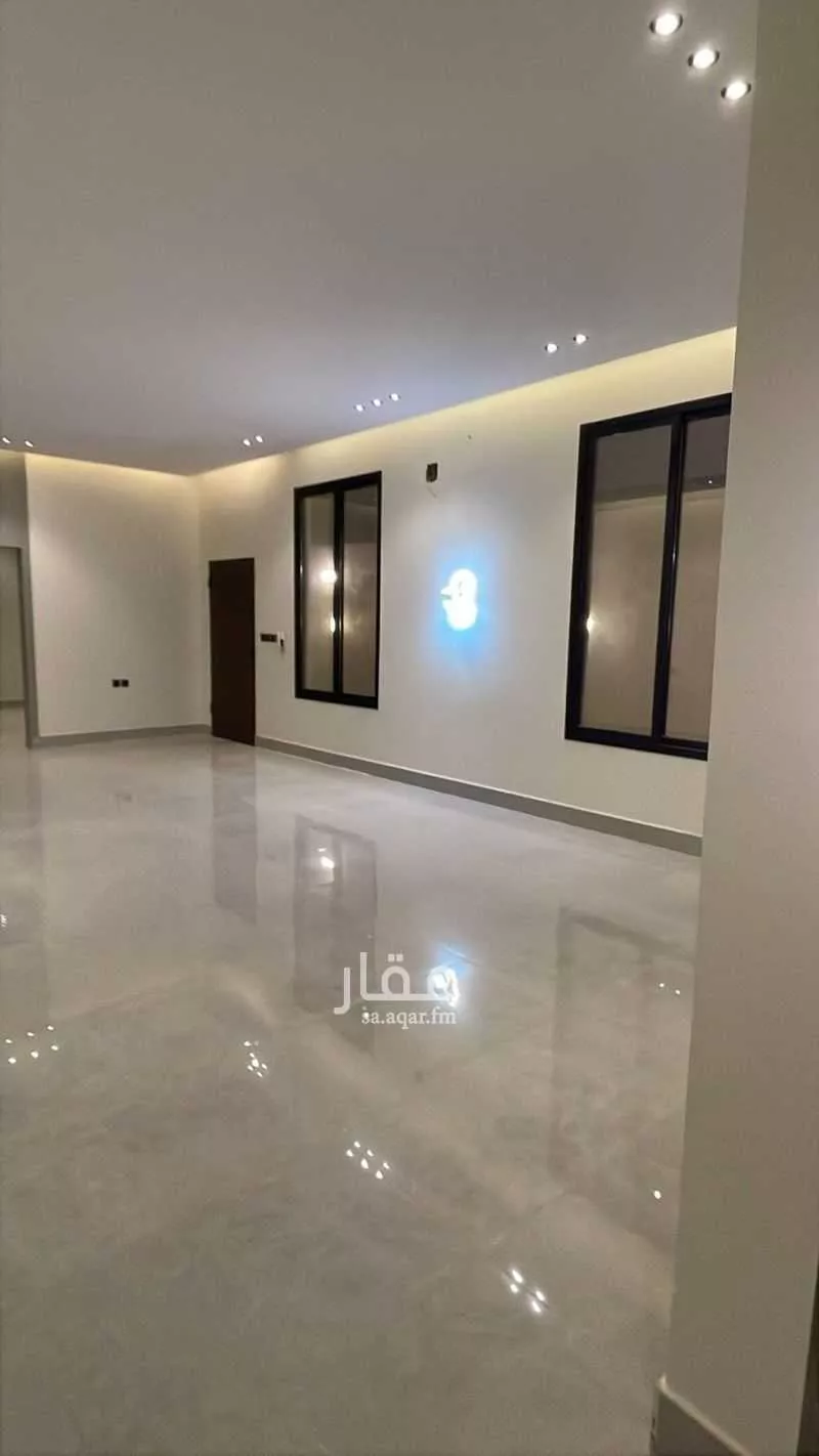 5 bedroom floor in Al Janadriyah 3