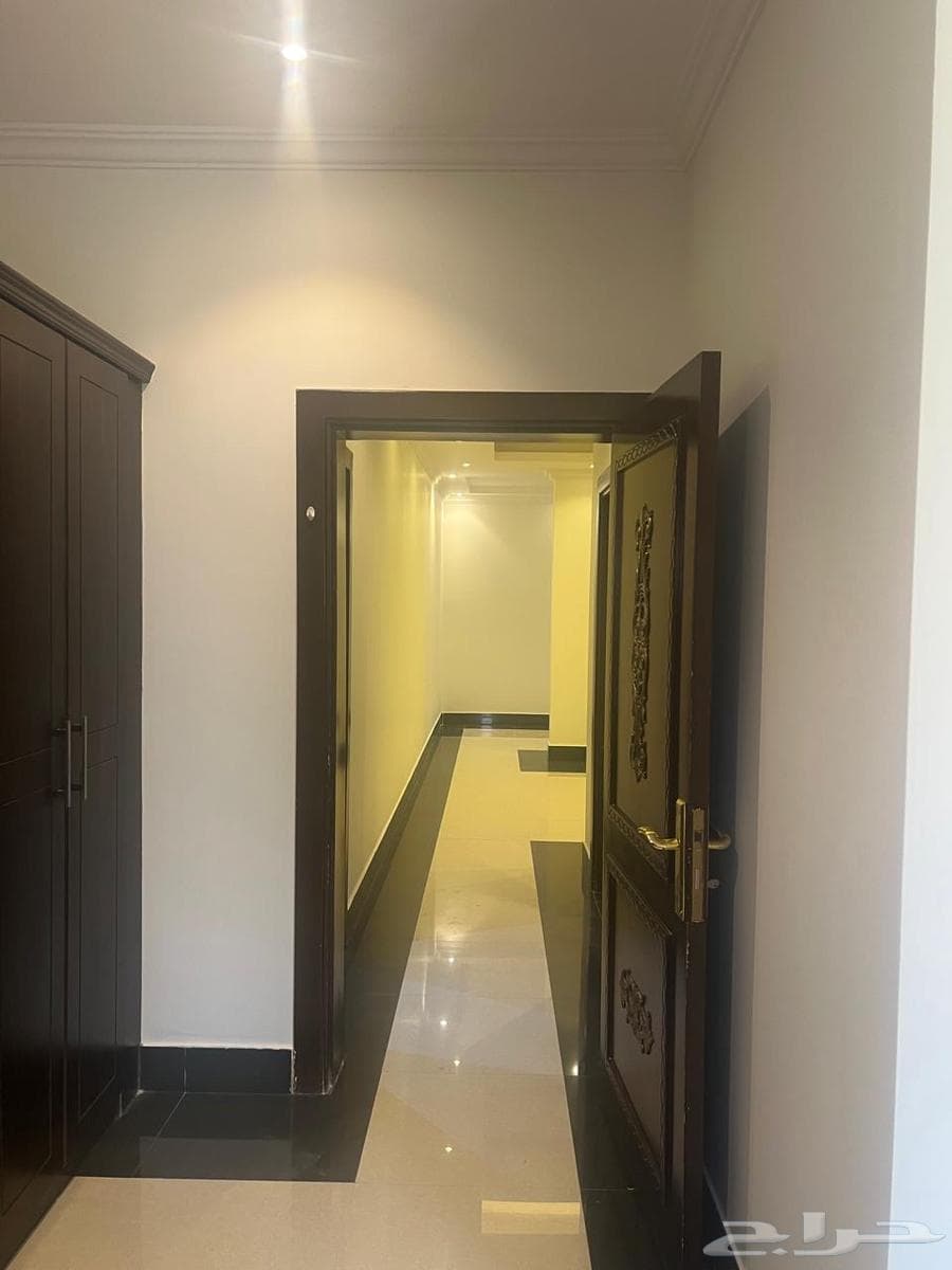 شقة 22 غرف في الملقا 17