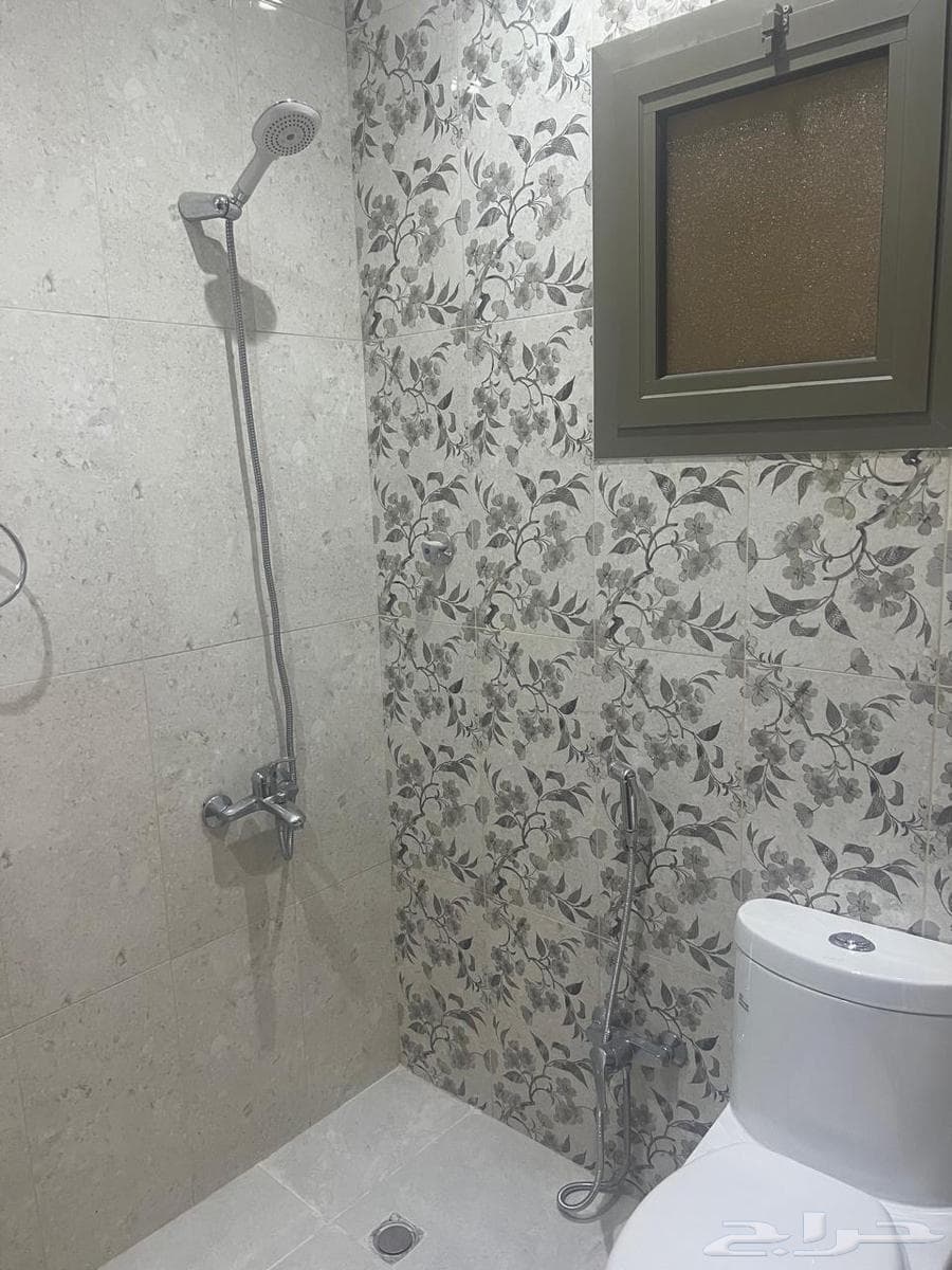 شقة 22 غرف في الملقا 20