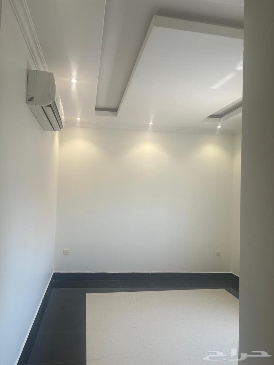 شقة 22 غرف في الملقا 23