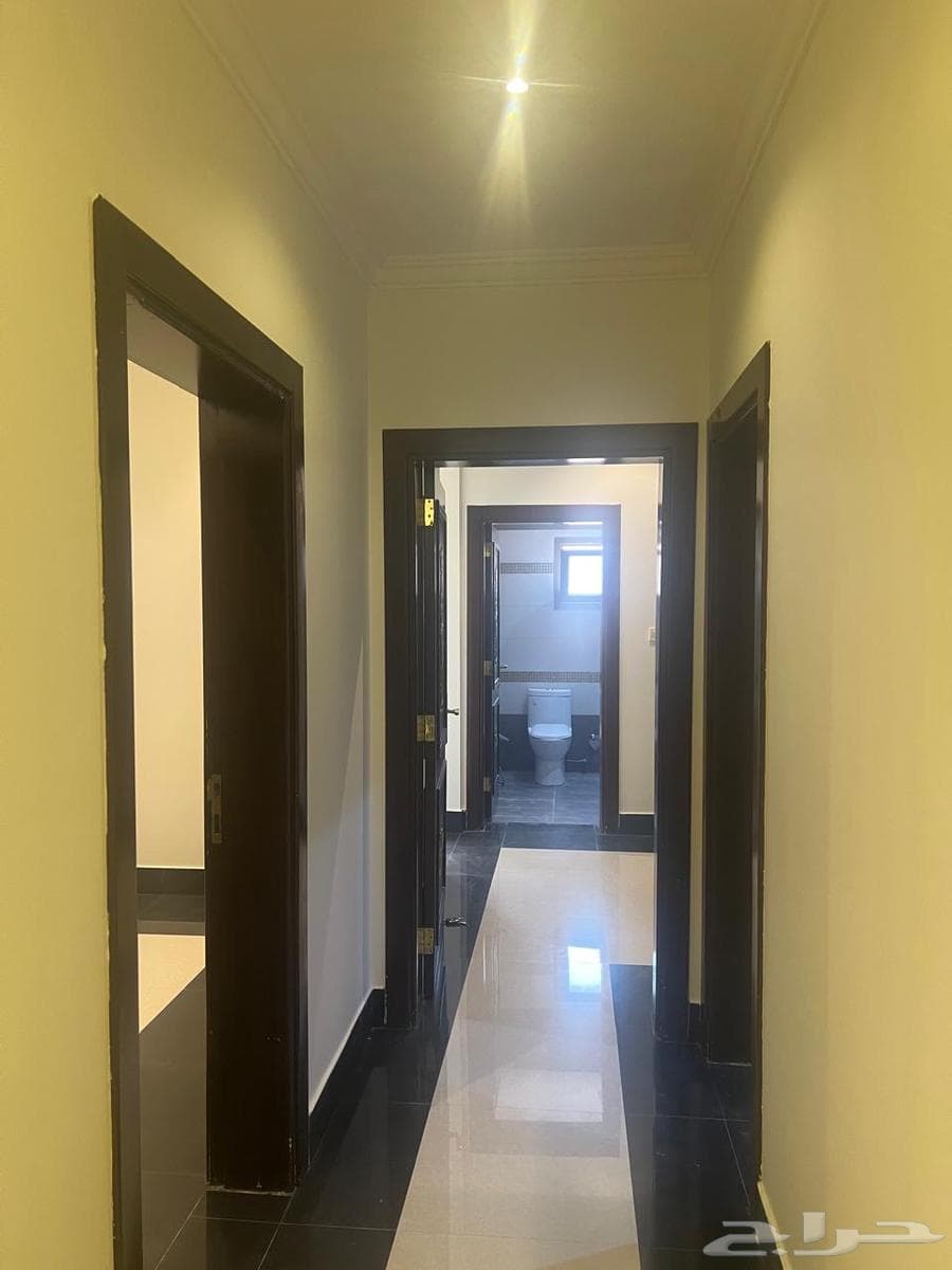شقة 22 غرف في الملقا 26