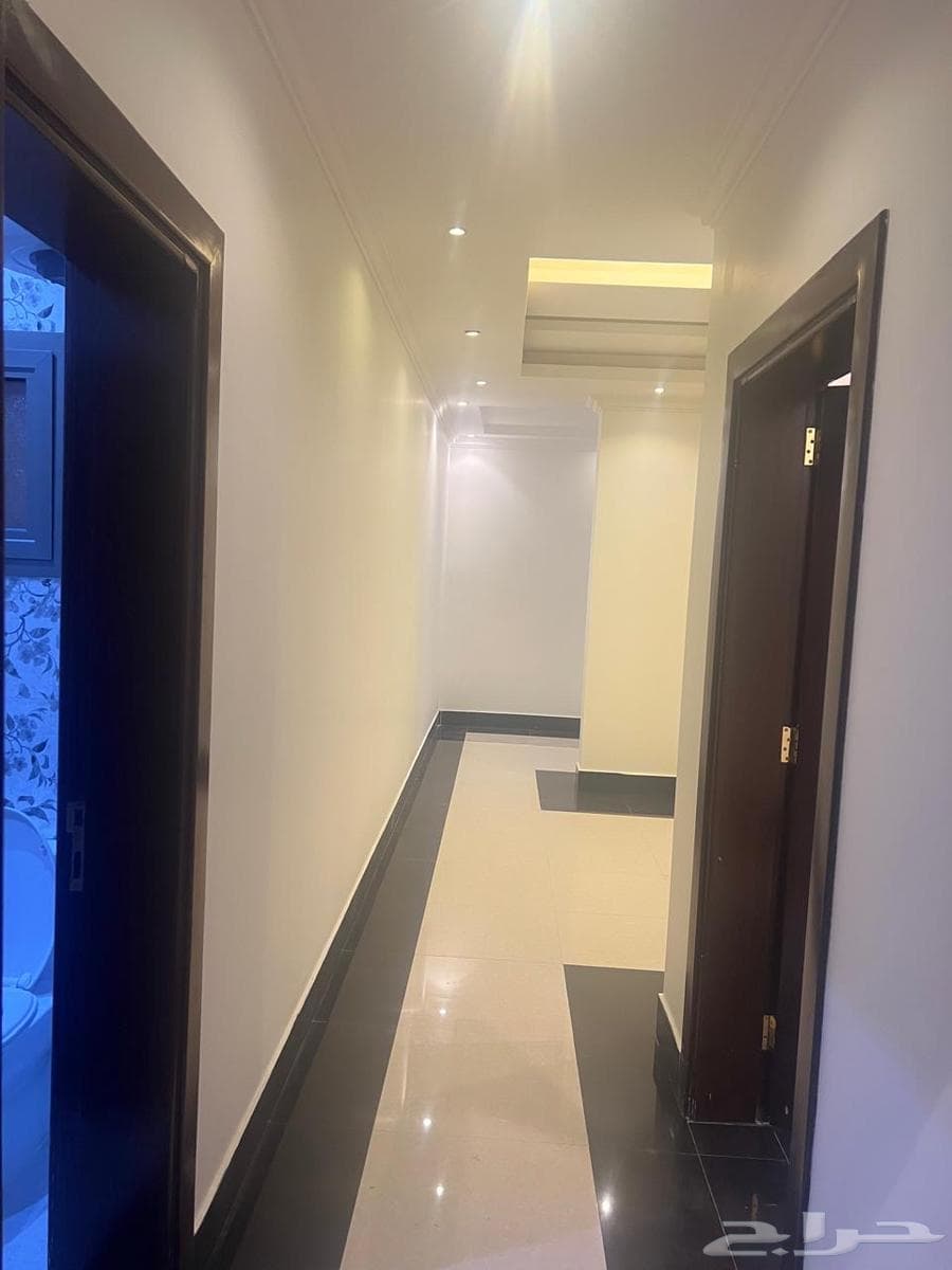 شقة 22 غرف في الملقا 28