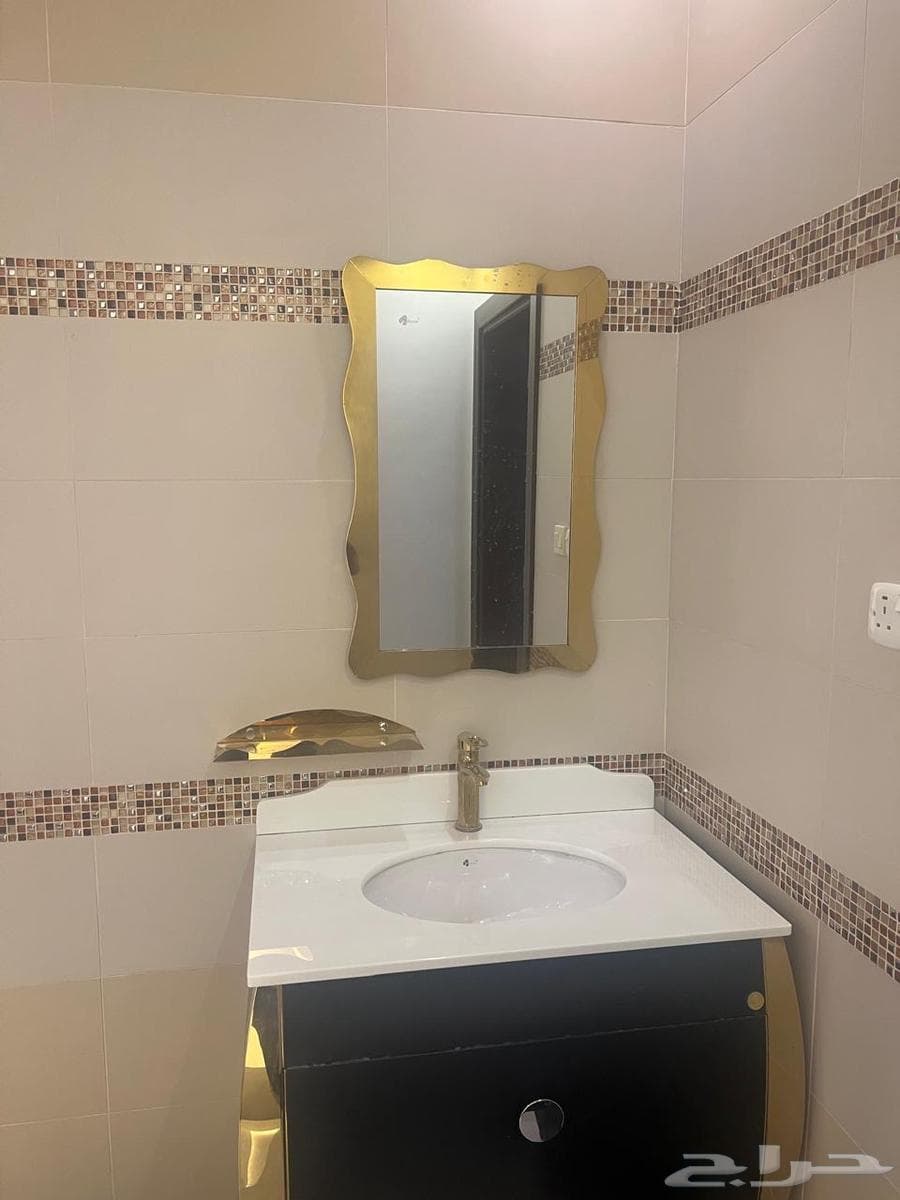 شقة 22 غرف في الملقا 30