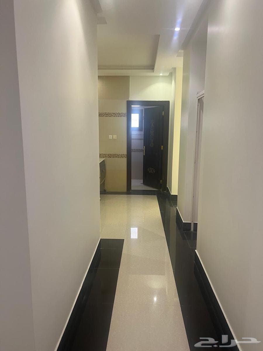 شقة 22 غرف في الملقا 33