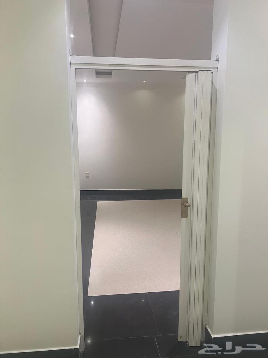 شقة 22 غرف في الملقا 35