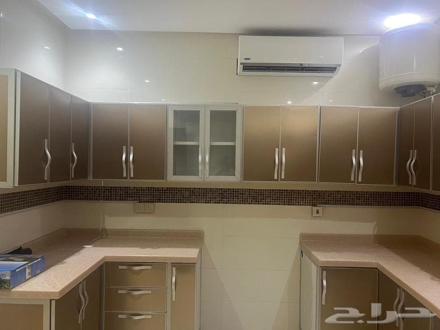 شقة 22 غرف في الملقا 5