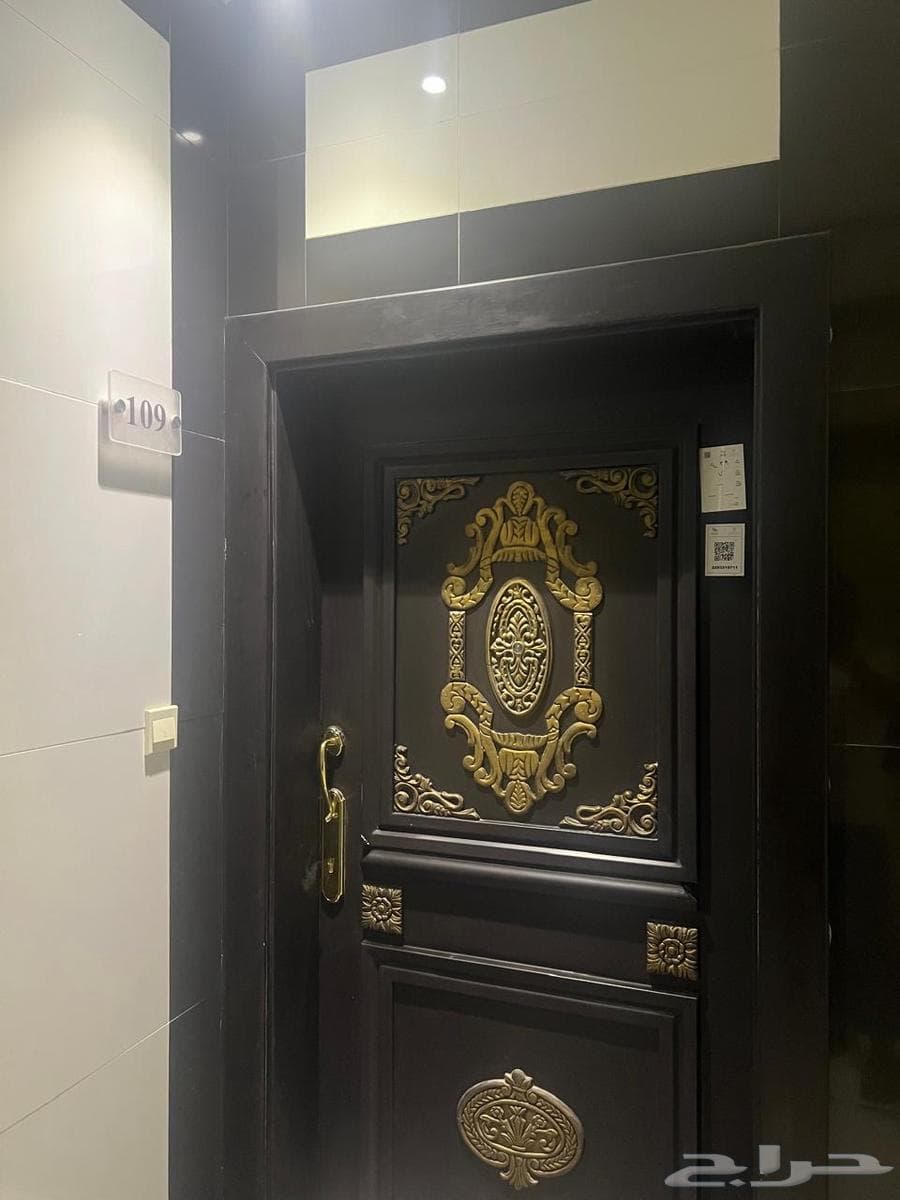 شقة 22 غرف في الملقا 8