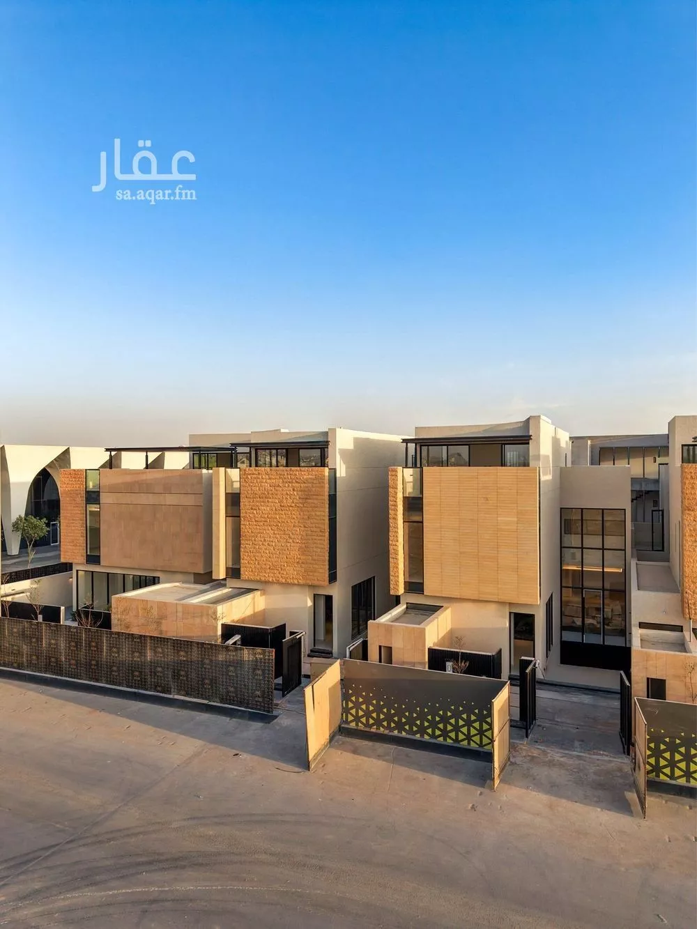 فيلا 5 غرف في العارض 1