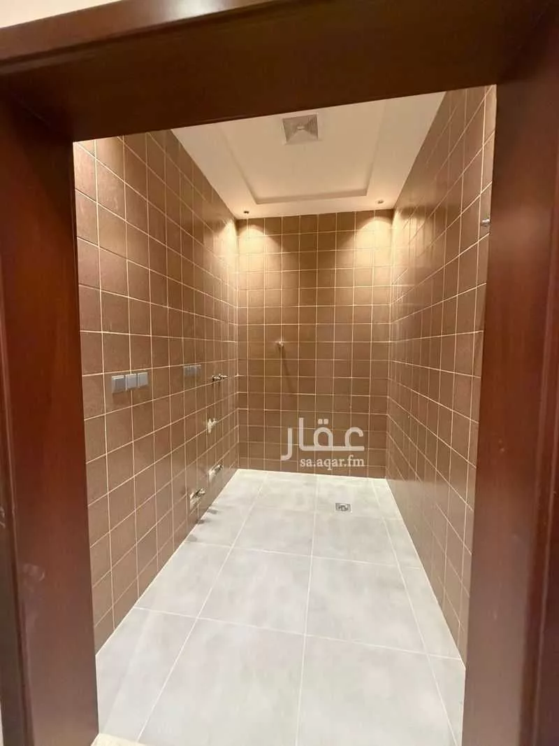 شقة 4 غرف في طيبة 11