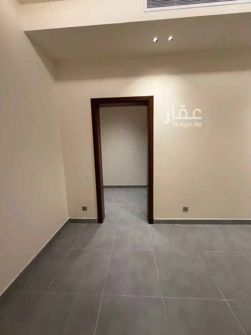 شقة 4 غرف في طيبة 10