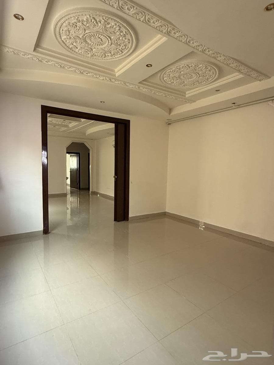 فيلا 8 غرف في الياسمين 4